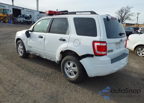 2008 Ford Escape Xlt z USA, uszkodzony, nr VIN 1FMCU93118KD30106